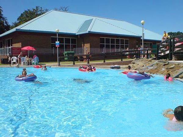 New Forest Holiday Lodge Нью Милтон Экстерьер фото